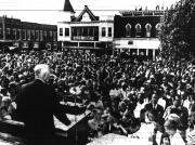 A view of the crowd assembled on the courthouse lawn, listening to Gen. Dwight D